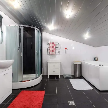 Duplex For 8 Apartament